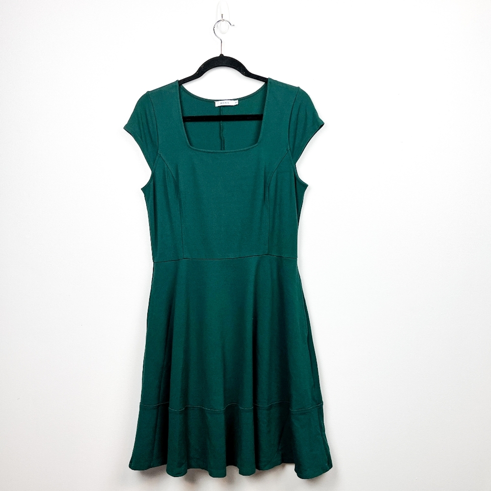 Ricki's Short Sleeve Green Midi Dress - Picture 1 of 10